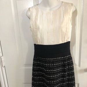 Tahari Arthur S Levine BlackWhite Sleeveless Dress